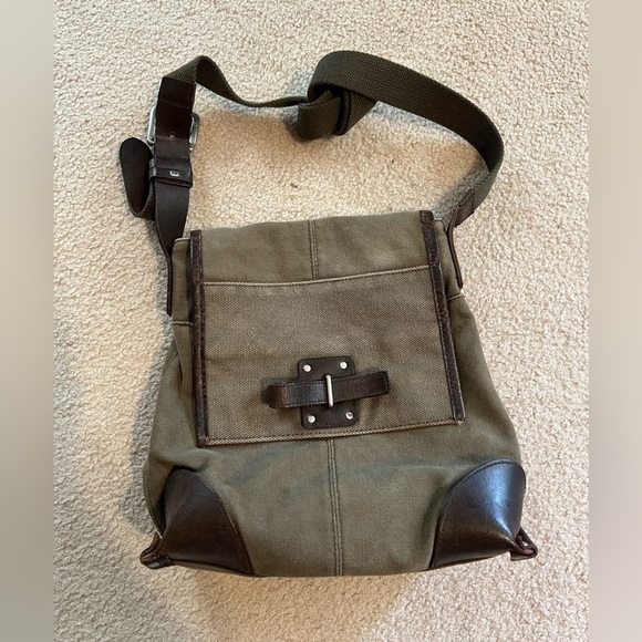United Colors of Benetton X Linea GB1 Army Green Canvas & Leather Messenger Bag - Picture 1 of 14